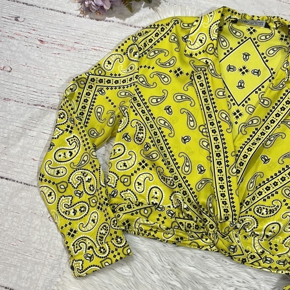 Zara Bloggers Favorite Bandana Yellow Patterned Twist Front Crop Blouse - Picture 8 of 11